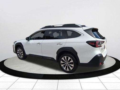 Crystal White Pearl 2023 Subaru Outback Touring