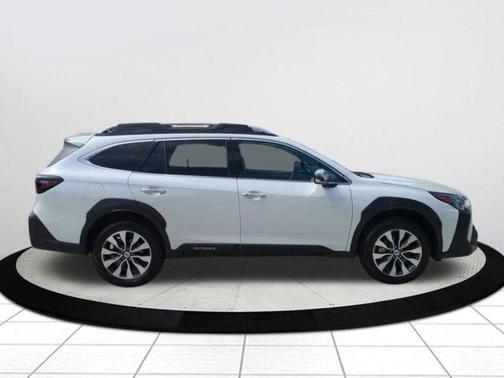 Crystal White Pearl 2023 Subaru Outback Touring