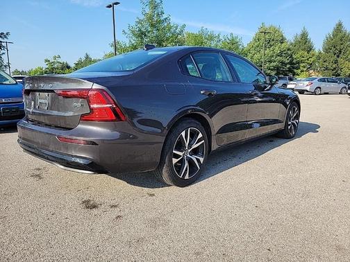 2025 Volvo S60 B5 Core