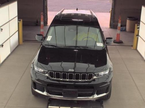 2022 Jeep Grand Cherokee L Laredo