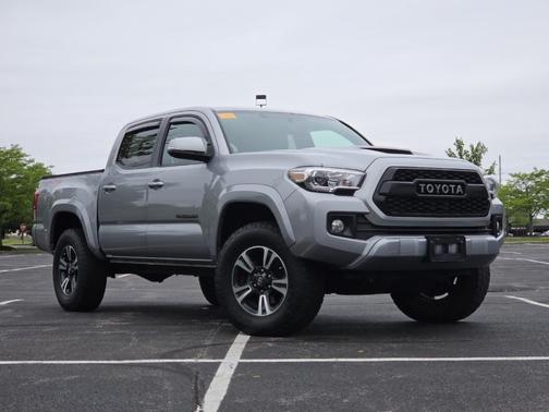 Silver Sky Metallic 2017 Toyota Tacoma SR5