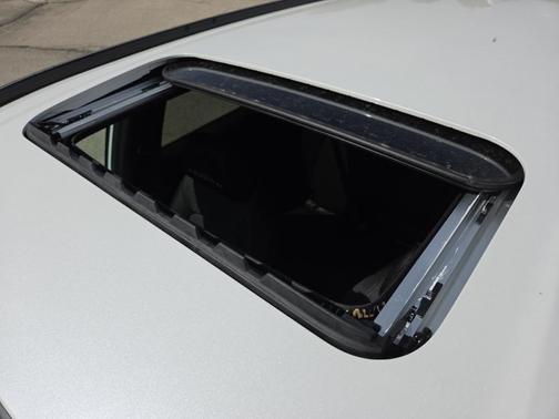 Platinum White Pearl 2026 Honda CR-V Hybrid TrailSport