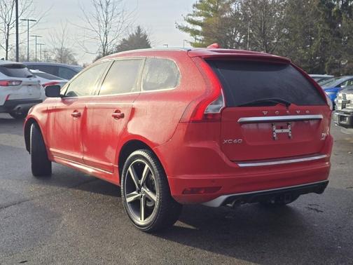 2016 Volvo XC60 T6 Drive-E R-Design