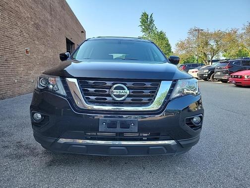2019 Nissan Pathfinder SV