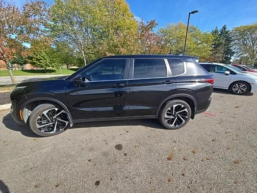 2022 Mitsubishi Outlander SE