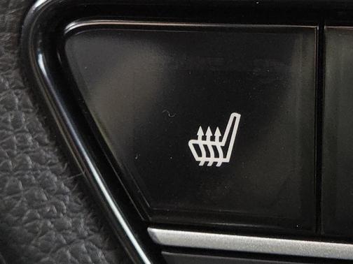 Platinum White Pearl 2026 Honda HR-V EX-L