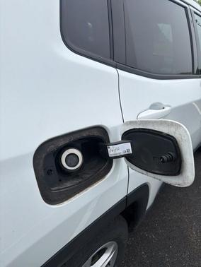 Bright White Clearcoat 2023 Jeep Compass Latitude