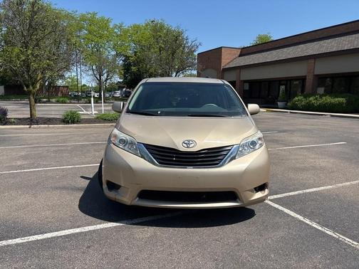 2012 Toyota Sienna LE