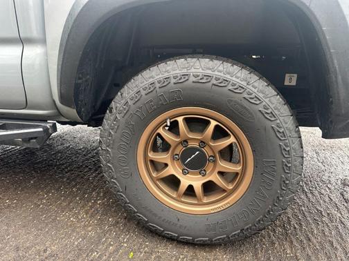Cement 2021 Toyota Tacoma TRD Off Road