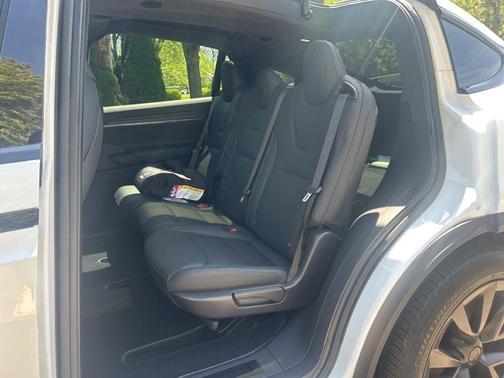 Pearl White Multi 2022 Tesla Model X Base