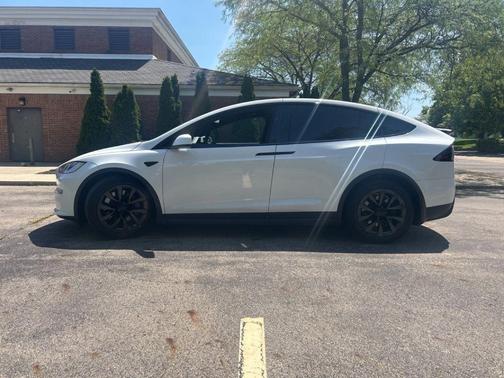 Pearl White Multi 2022 Tesla Model X Base