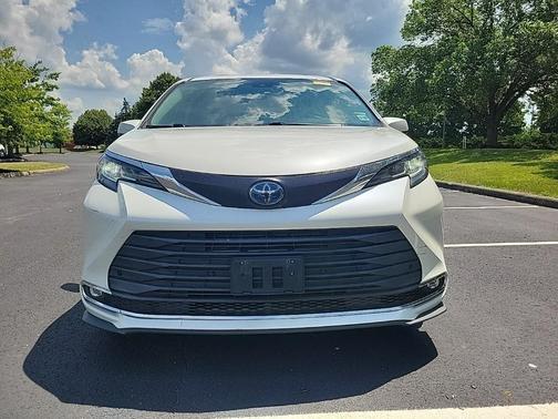 2021 Toyota Sienna XLE