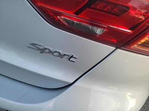 2018 Hyundai ELANTRA Sport