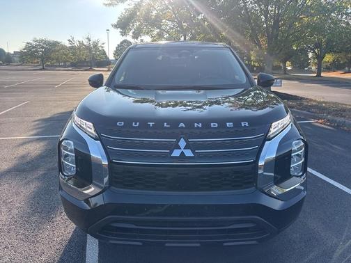2023 Mitsubishi Outlander ES
