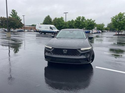 Crystal Black Pearl 2025 Honda Accord SE