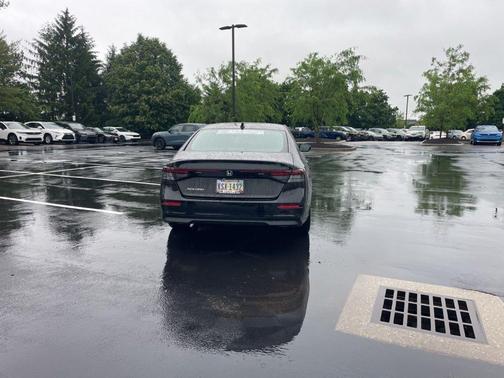 Crystal Black Pearl 2025 Honda Accord SE