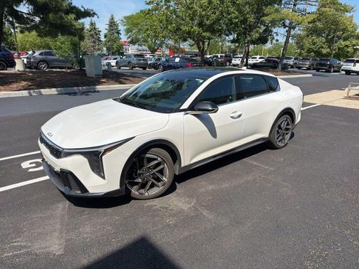 Snow White Pearl 2025 Kia K4 GT-Line