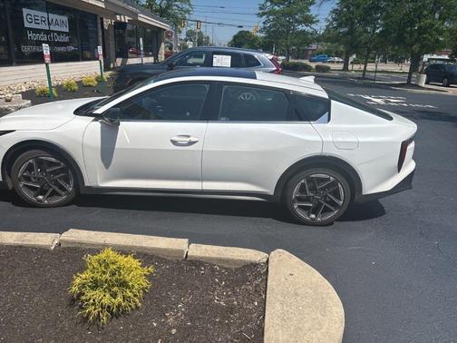 Snow White Pearl 2025 Kia K4 GT-Line
