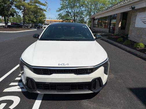 Snow White Pearl 2025 Kia K4 GT-Line
