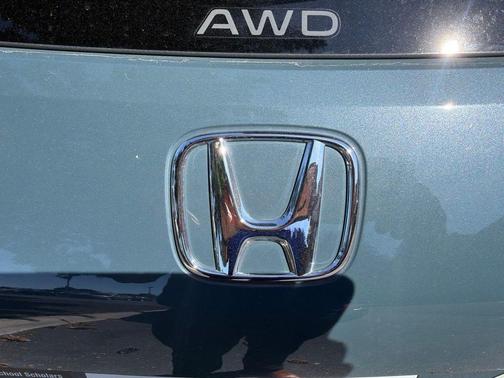 Pearl 2026 Honda HR-V LX