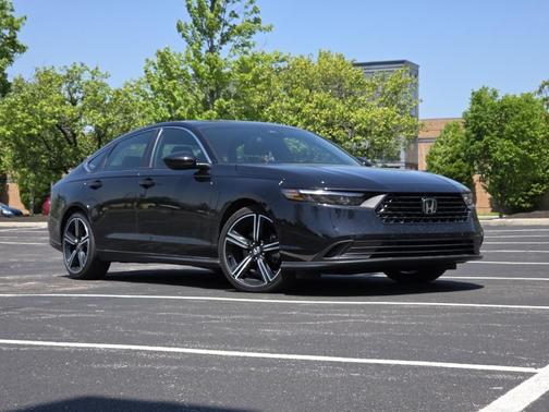 Crystal Black Pearl 2025 Honda Accord Hybrid Sport