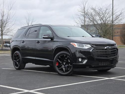 Mosaic Black Metallic 2021 Chevrolet Traverse Premier