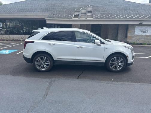 Crystal White Tri-Coat 2025 Cadillac XT5 Premium Luxury