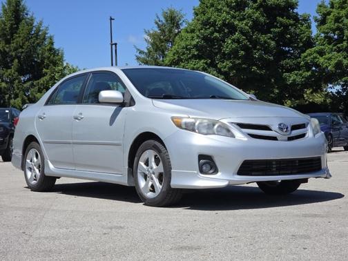 Classic Silver Metallic 2013 Toyota Corolla L