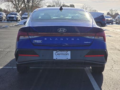 2024 Hyundai ELANTRA Limited