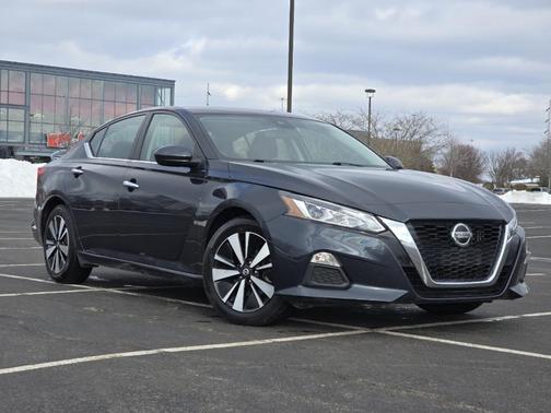 2022 Nissan Altima 2.5 SV