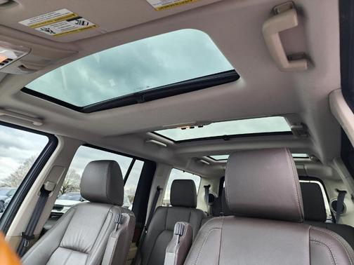 2015 Land Rover LR4 Base