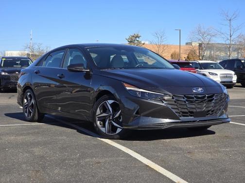 2023 Hyundai ELANTRA Limited