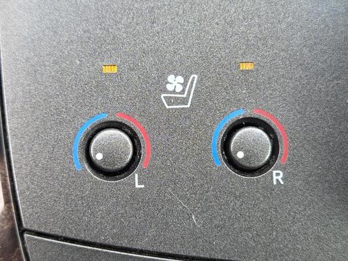 Sizzling Crimson Mica 2011 Toyota Avalon