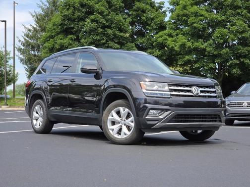 Deep Black Pearl Effect 2019 Volkswagen Atlas 3.6L SE w/Technology