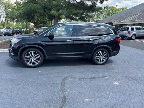 Black 2016 Honda Pilot Elite
