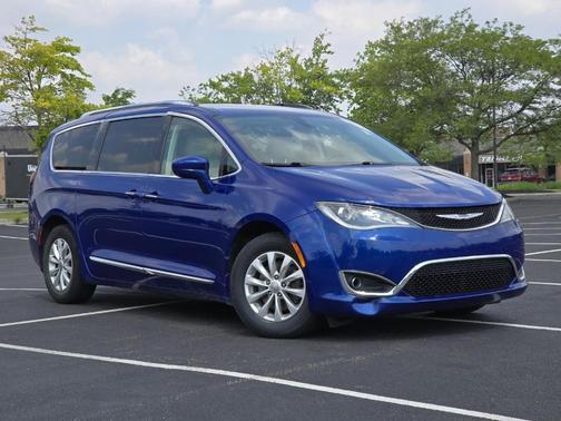 2018 Chrysler Pacifica Touring-L