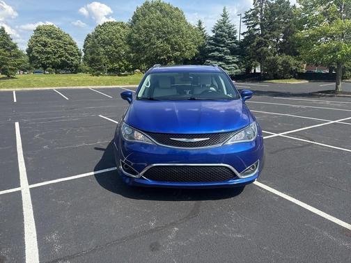 2018 Chrysler Pacifica Touring-L