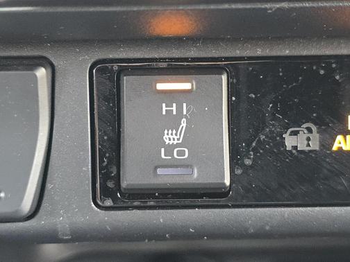 Pearl 2023 Toyota RAV4 Hybrid SE