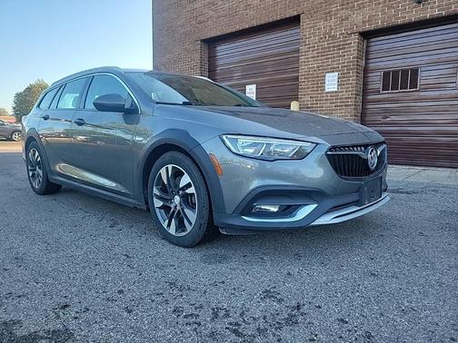 2019 Buick Regal TourX Essence