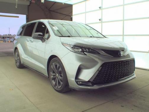 2021 Toyota Sienna XSE 7 Passenger