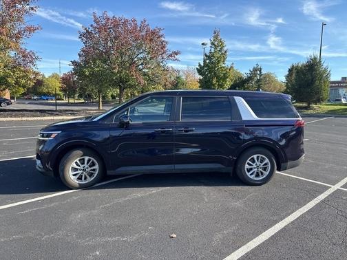 2024 Kia Carnival LX Seat Package
