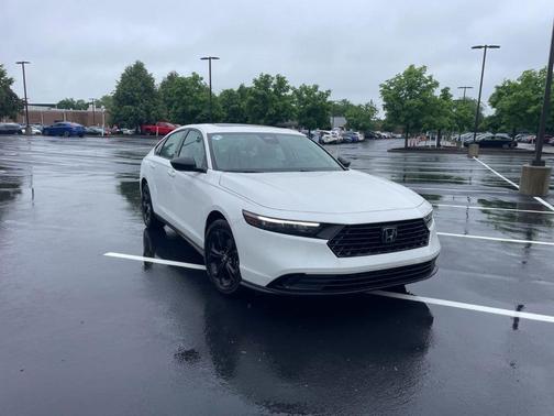 Platinum White Pearl 2025 Honda Accord SE