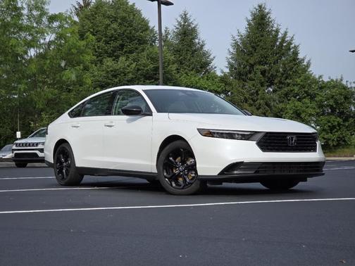 Platinum White Pearl 2025 Honda Accord SE