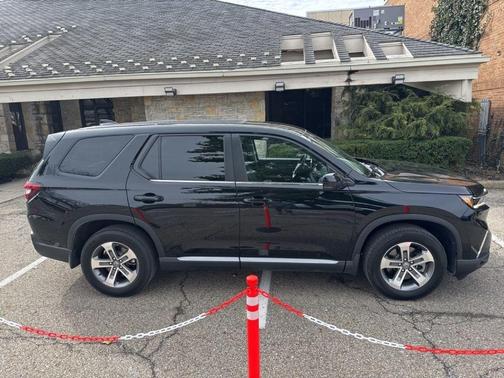 2023 Honda Pilot EX-L 7-Passenger