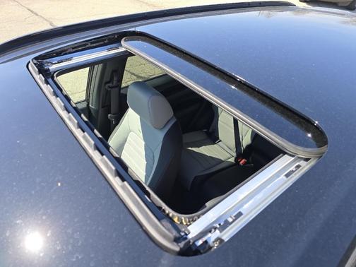 Crystal Black Pearl 2026 Honda CR-V Hybrid Sport Touring