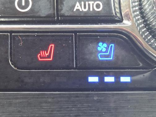 Burgundy Velvet Metallic Tinted Clearcoat 2023 Lincoln Nautilus Reserve