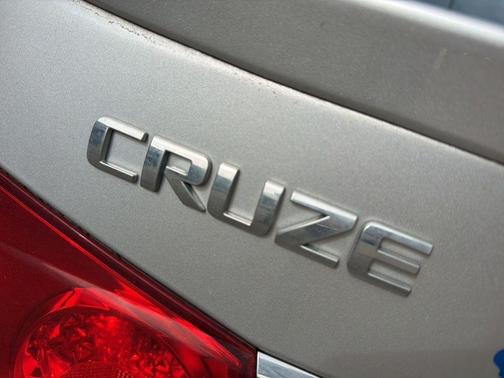 Silver Ice Metallic 2012 Chevrolet Cruze 2LT