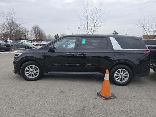 2023 Kia Carnival LX Seat Package