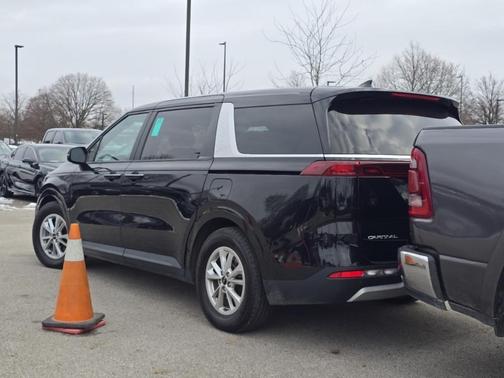 2023 Kia Carnival LX Seat Package