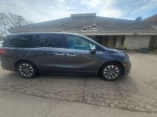 Modern Steel Metallic 2023 Honda Odyssey EX-L